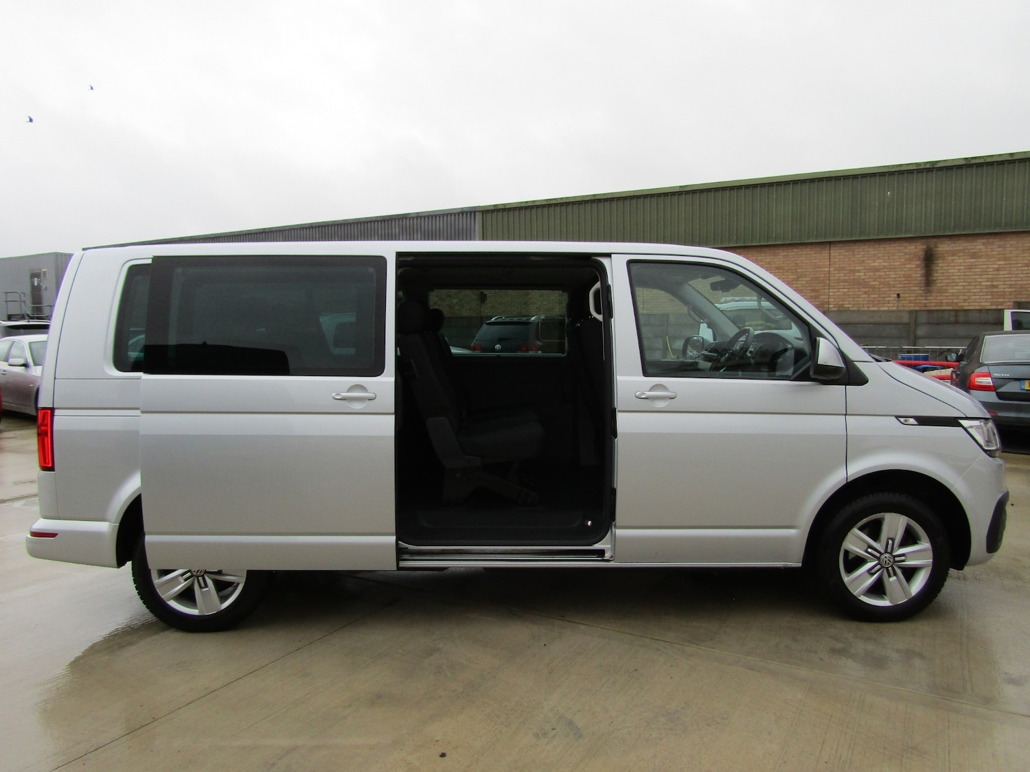 Used Volkswagen Transporter Shuttle 2020 for sale - 77352251: Photo 5