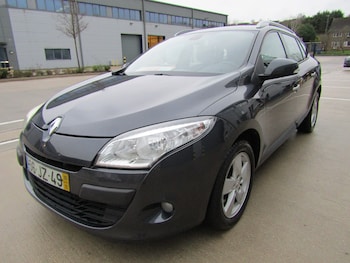 Used Renault Megane 2010 for sale - 76922105: Photo