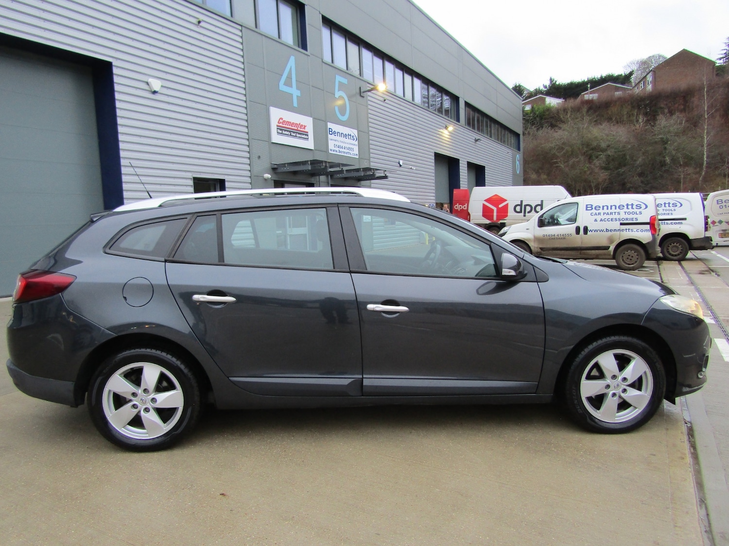 Used Renault Megane 2010 for sale - 76922105: Photo 21