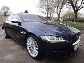 Used Jaguar XE 2016 for sale - 77415010: Photo