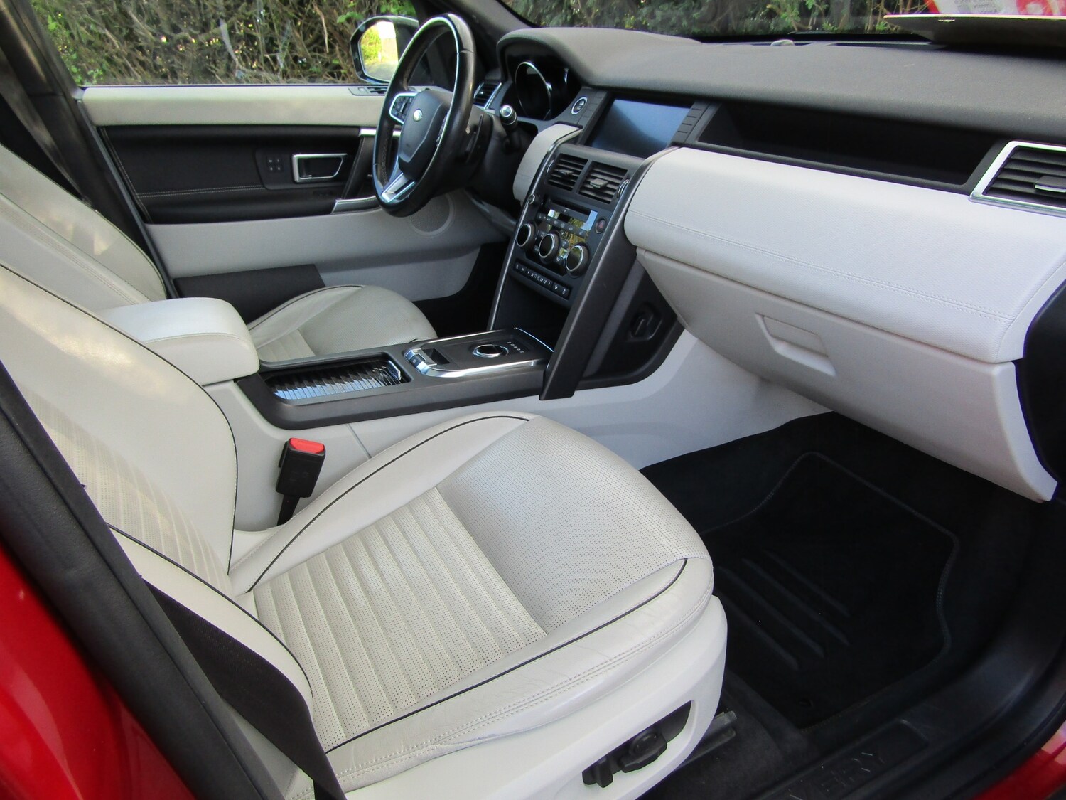 Used Land Rover Discovery Sport 2019 for sale - 78092936: Photo 25