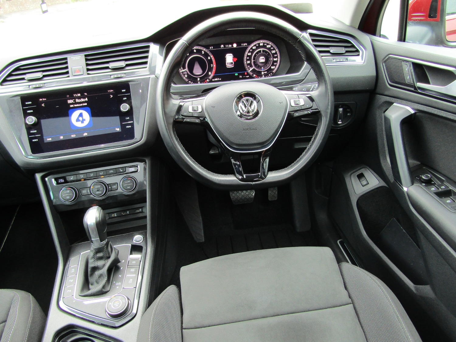 Used Volkswagen Tiguan 2017 for sale - 76404897: Photo 5