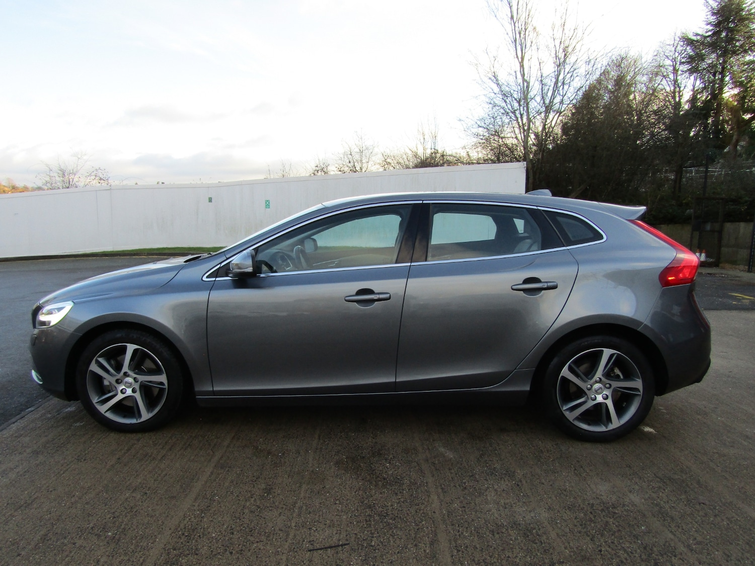 Used Volvo V40 2017 for sale - 77160807: Photo 17