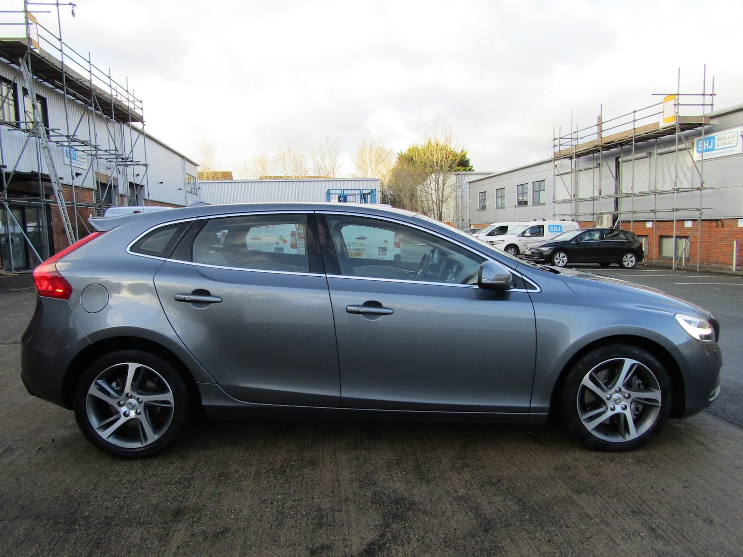 Used Volvo V40 2017 for sale - 77160807: Photo 18