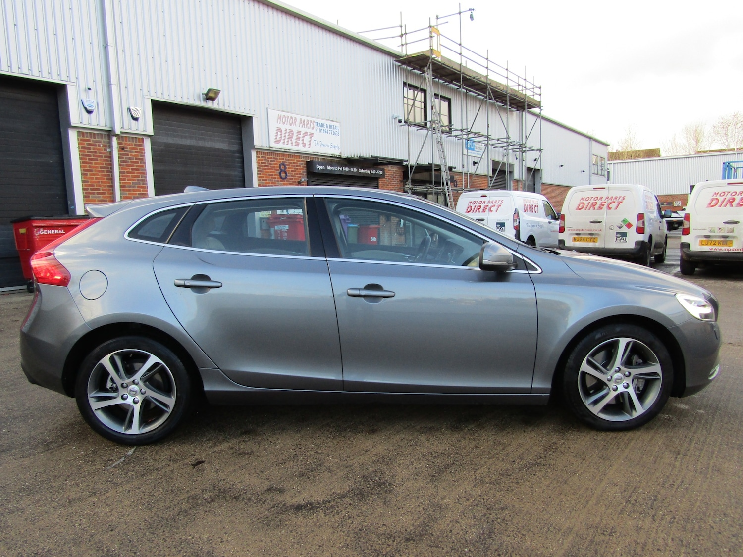 Used Volvo V40 2017 for sale - 77160807: Photo 7