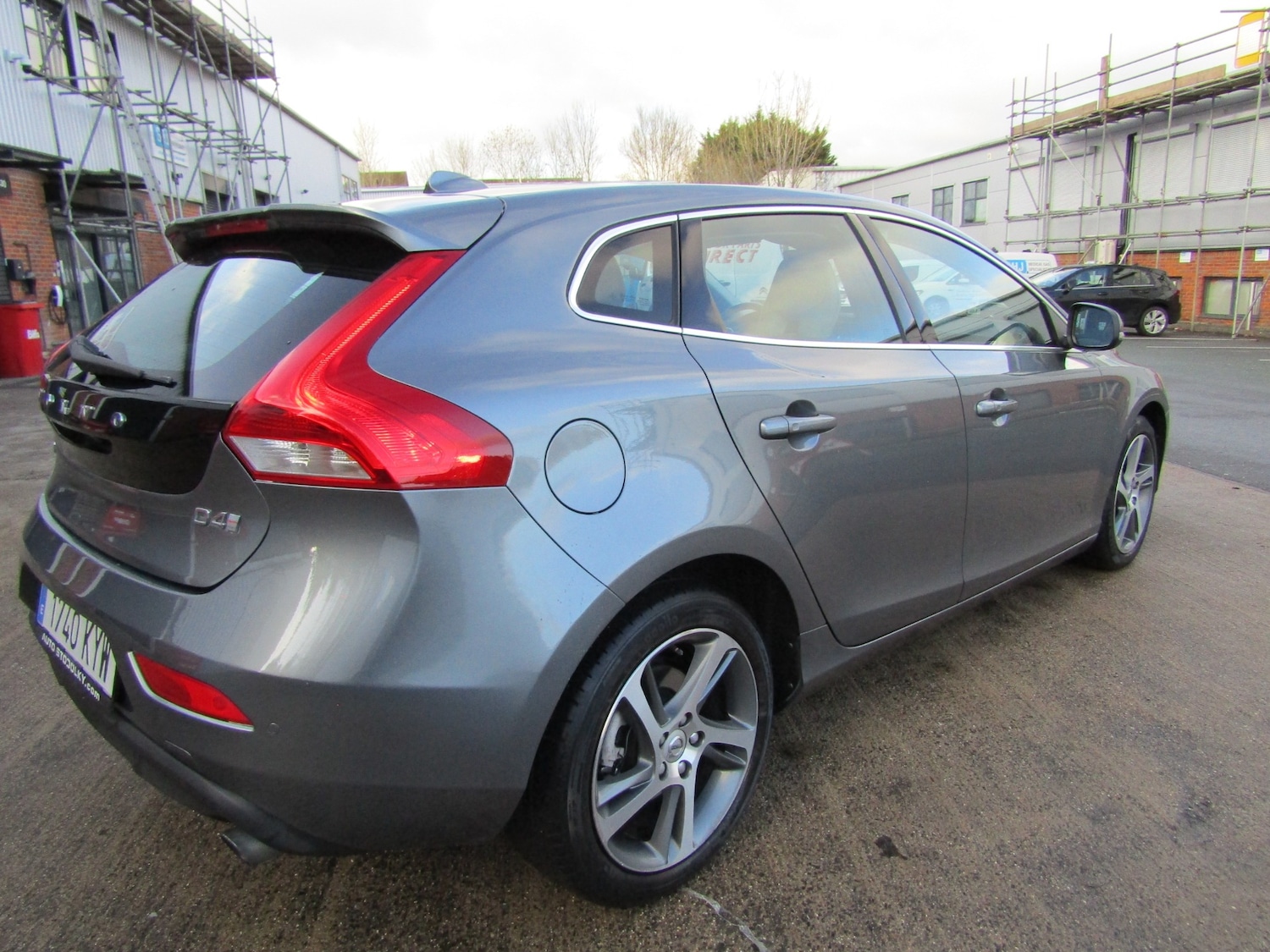 Used Volvo V40 2017 for sale - 77160807: Photo 8