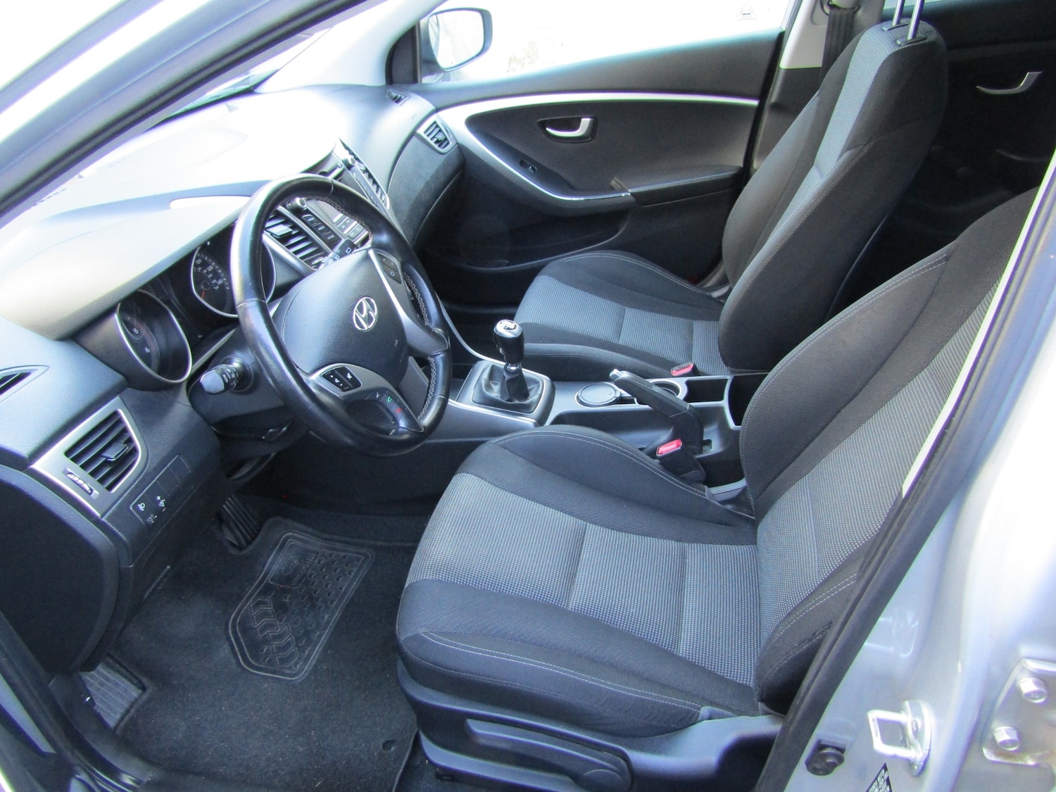 Used Hyundai i30 2013 for sale - 77974750: Photo 24