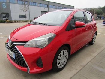 Used Toyota Yaris 2015 for sale - 76972116: Photo