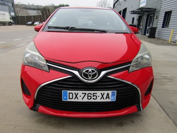 Used Toyota Yaris 2015 for sale - 76972116: Photo
