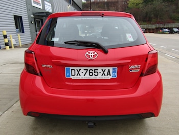 Used Toyota Yaris 2015 for sale - 76972116: Photo