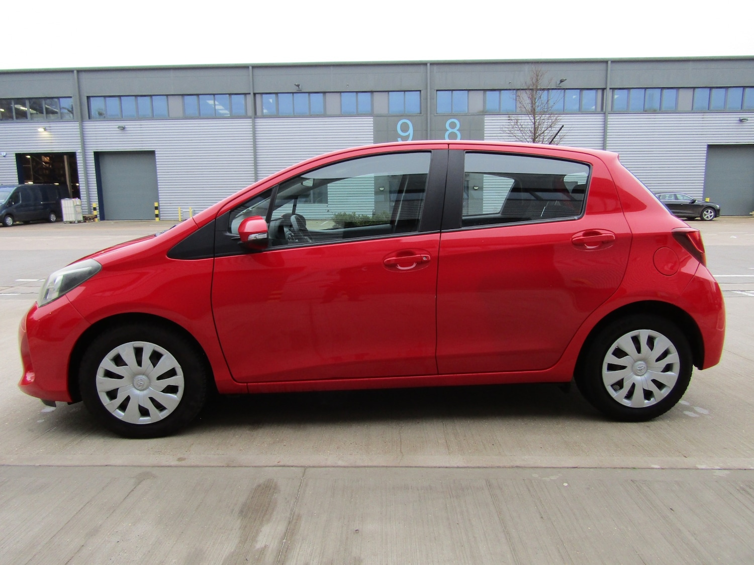 Used Toyota Yaris 2015 for sale - 76972116: Photo 6