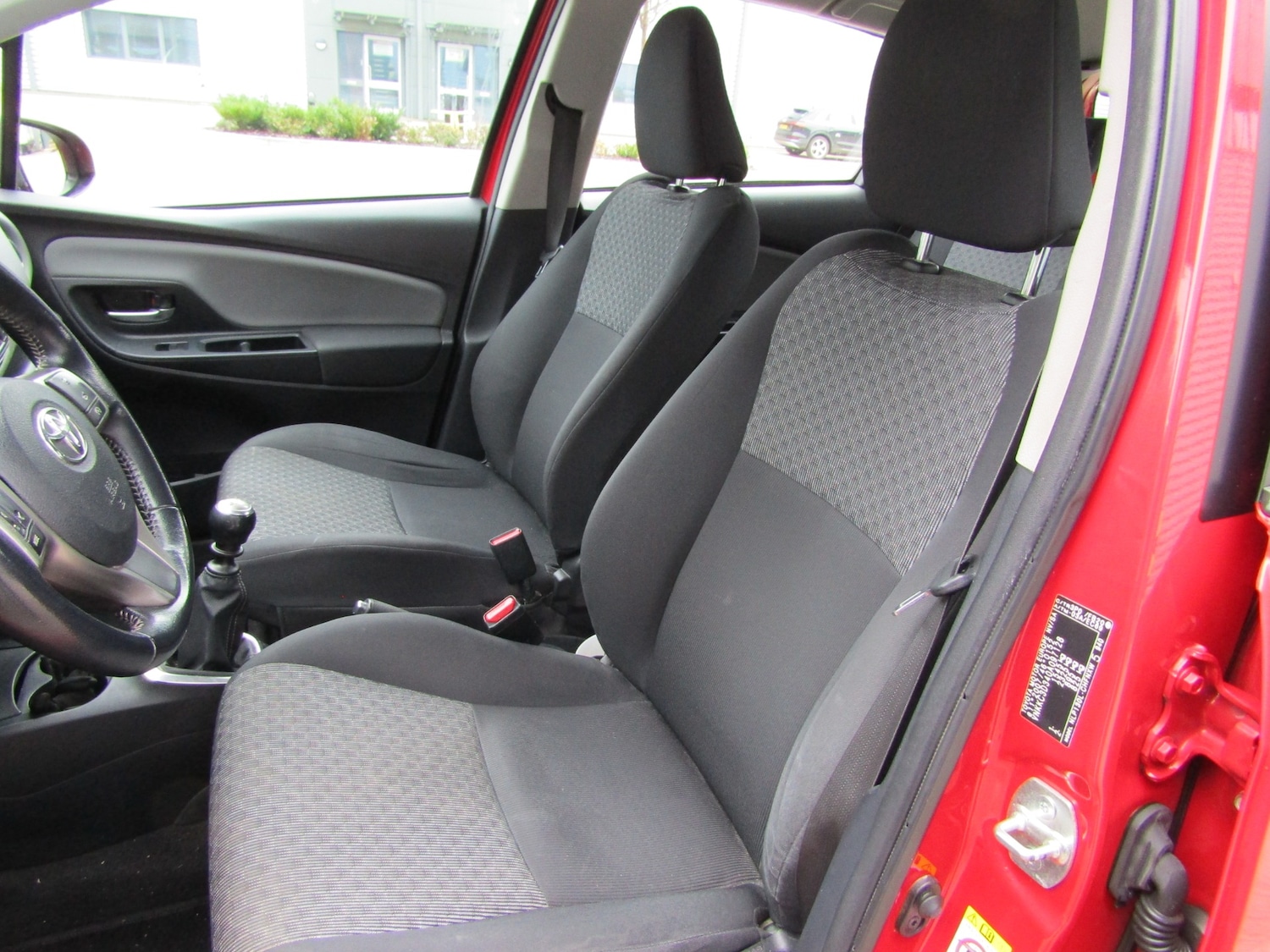 Used Toyota Yaris 2015 for sale - 76972116: Photo 7