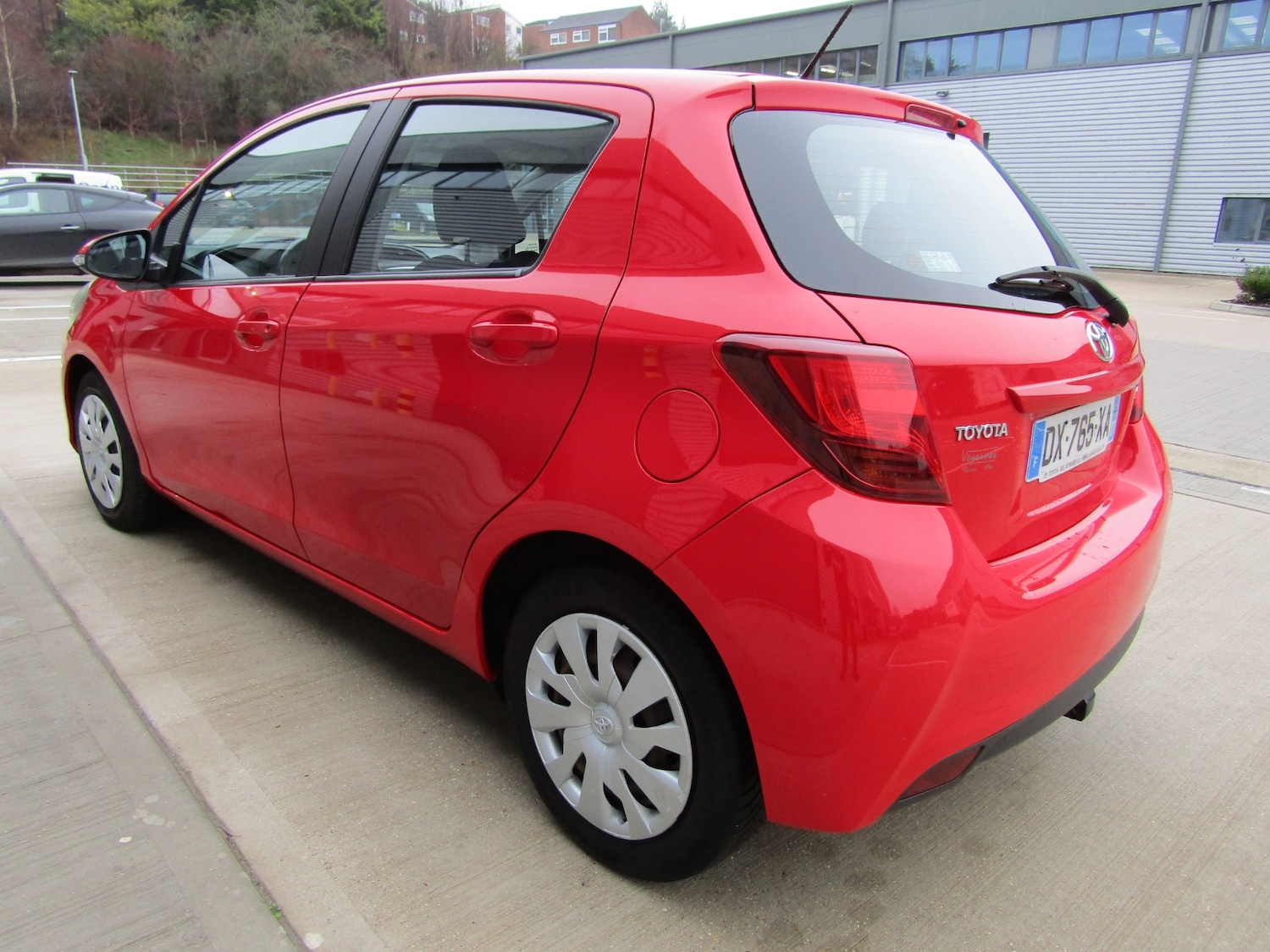 Used Toyota Yaris 2015 for sale - 76972116: Photo 9