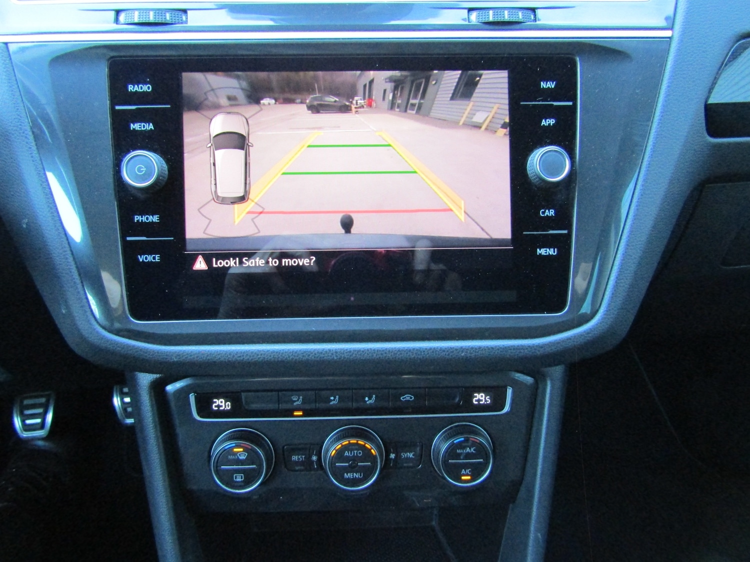 Used Volkswagen Tiguan 2019 for sale - 76908158: Photo 22