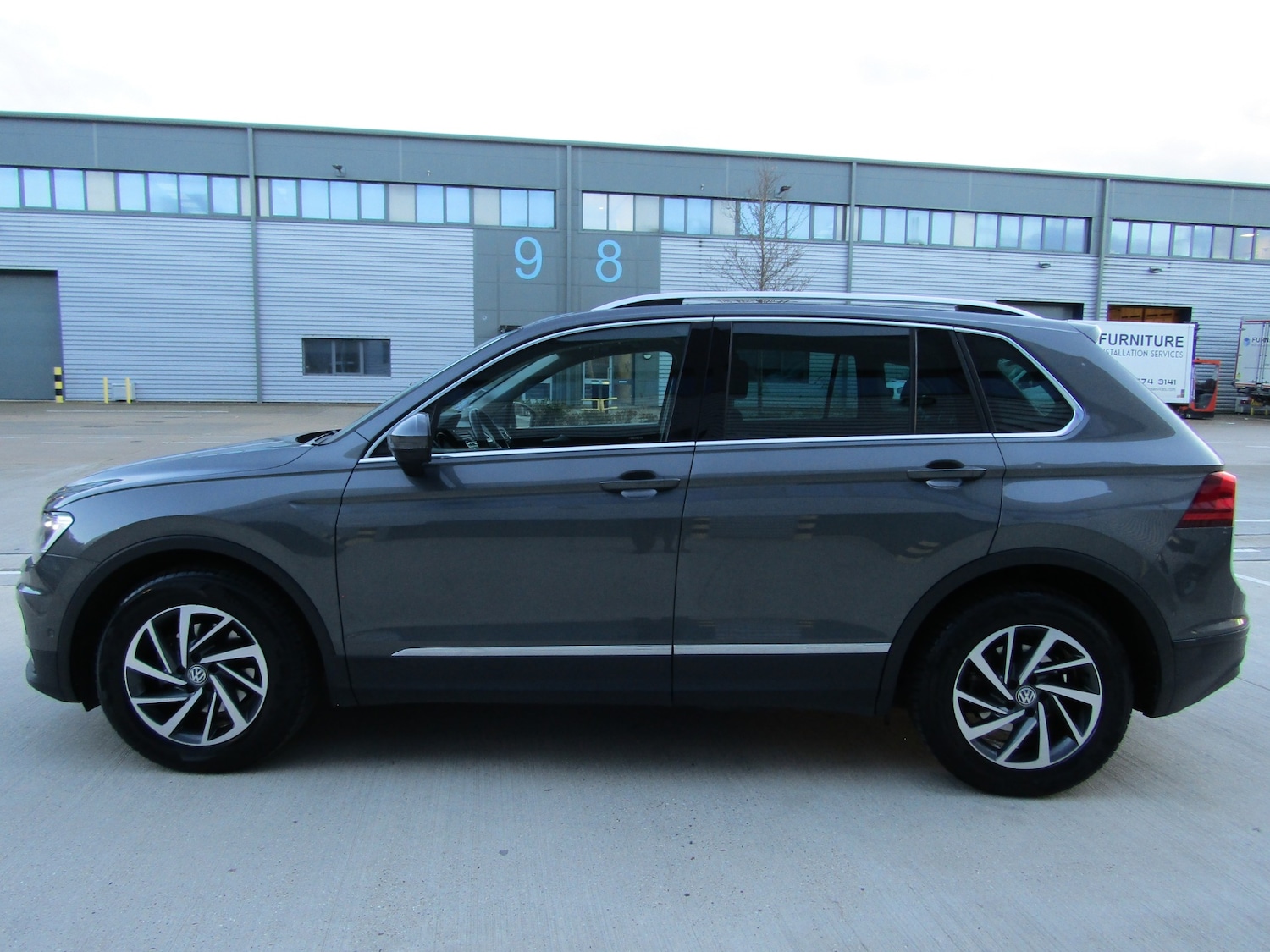 Used Volkswagen Tiguan 2019 for sale - 76908158: Photo 3