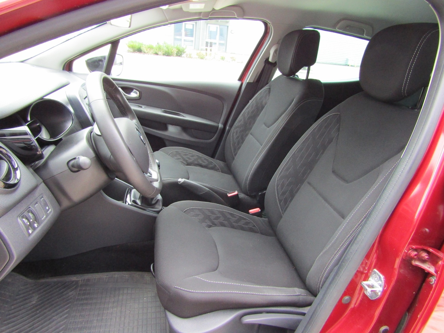 Used Renault Clio 2019 for sale - 77055120: Photo 15