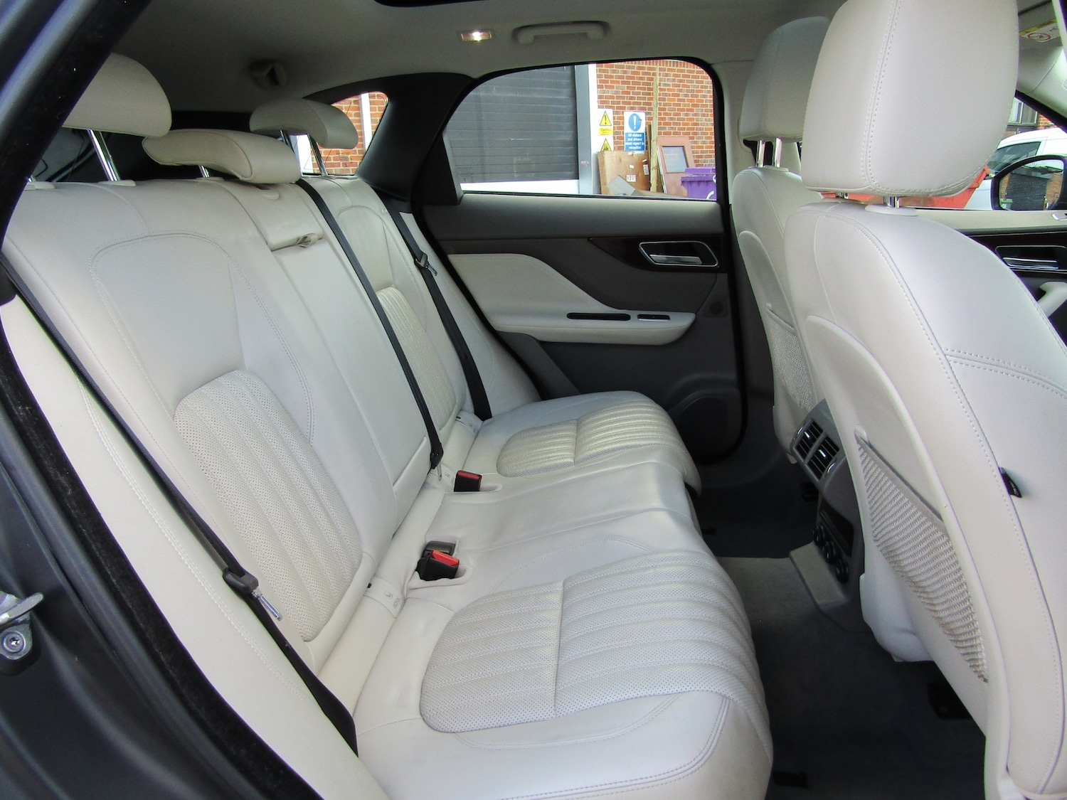 Used Jaguar F-Pace 2017 for sale - 77137236: Photo 16