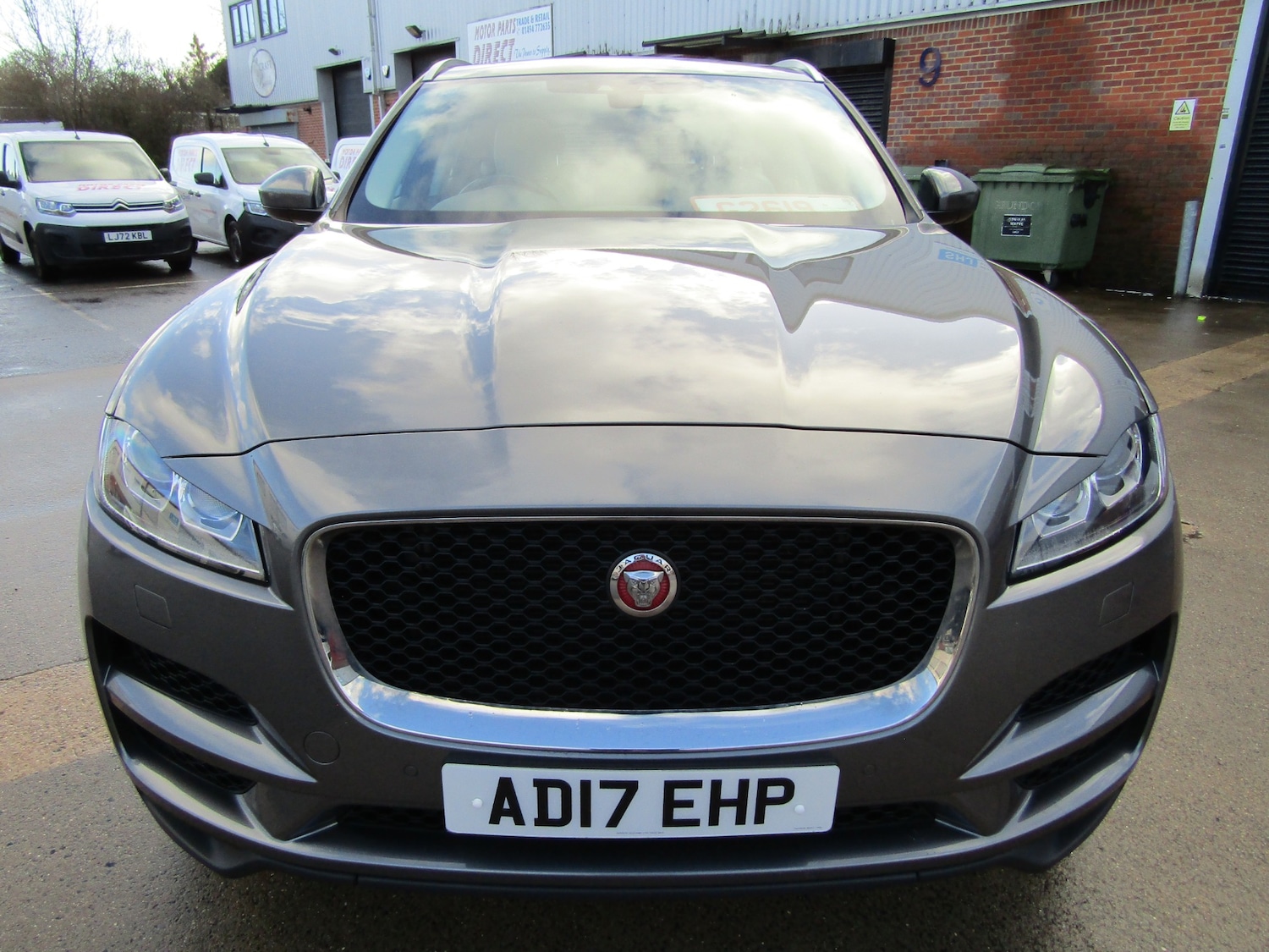 Used Jaguar F-Pace 2017 for sale - 77137236: Photo 5