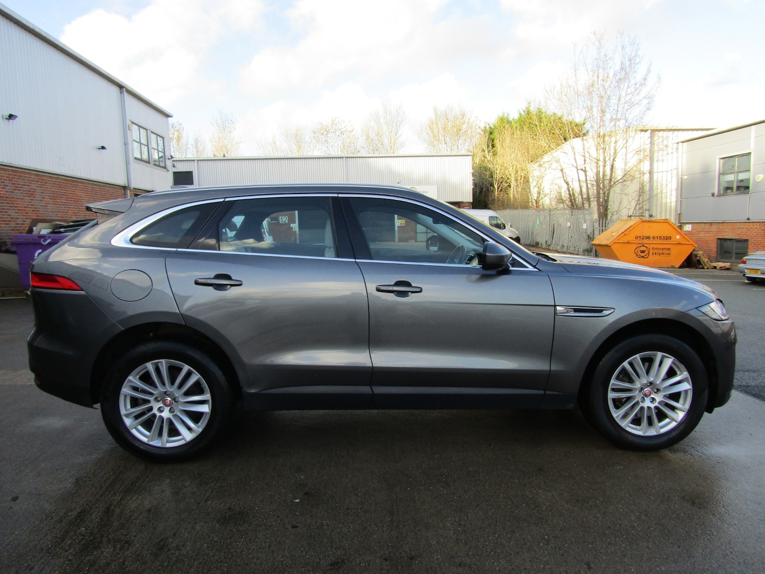 Used Jaguar F-Pace 2017 for sale - 77137236: Photo 9