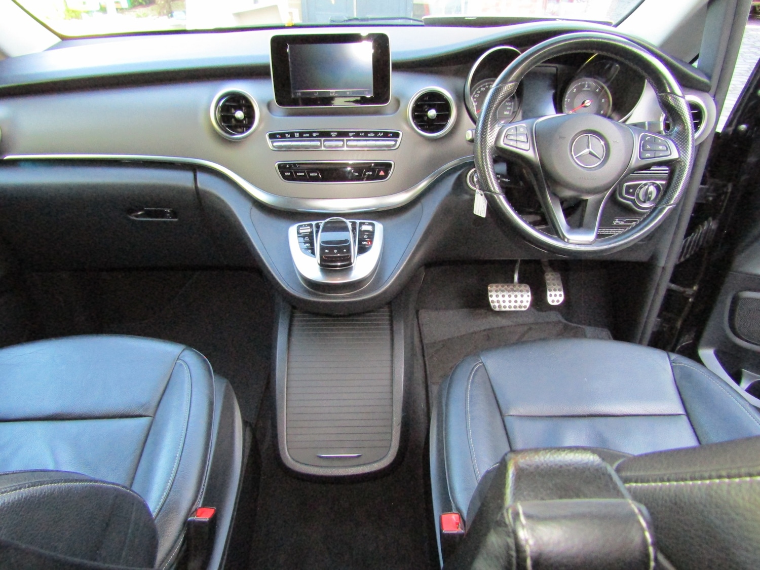 Used Mercedes-Benz V-Class 2018 for sale - 76393955: Photo 11