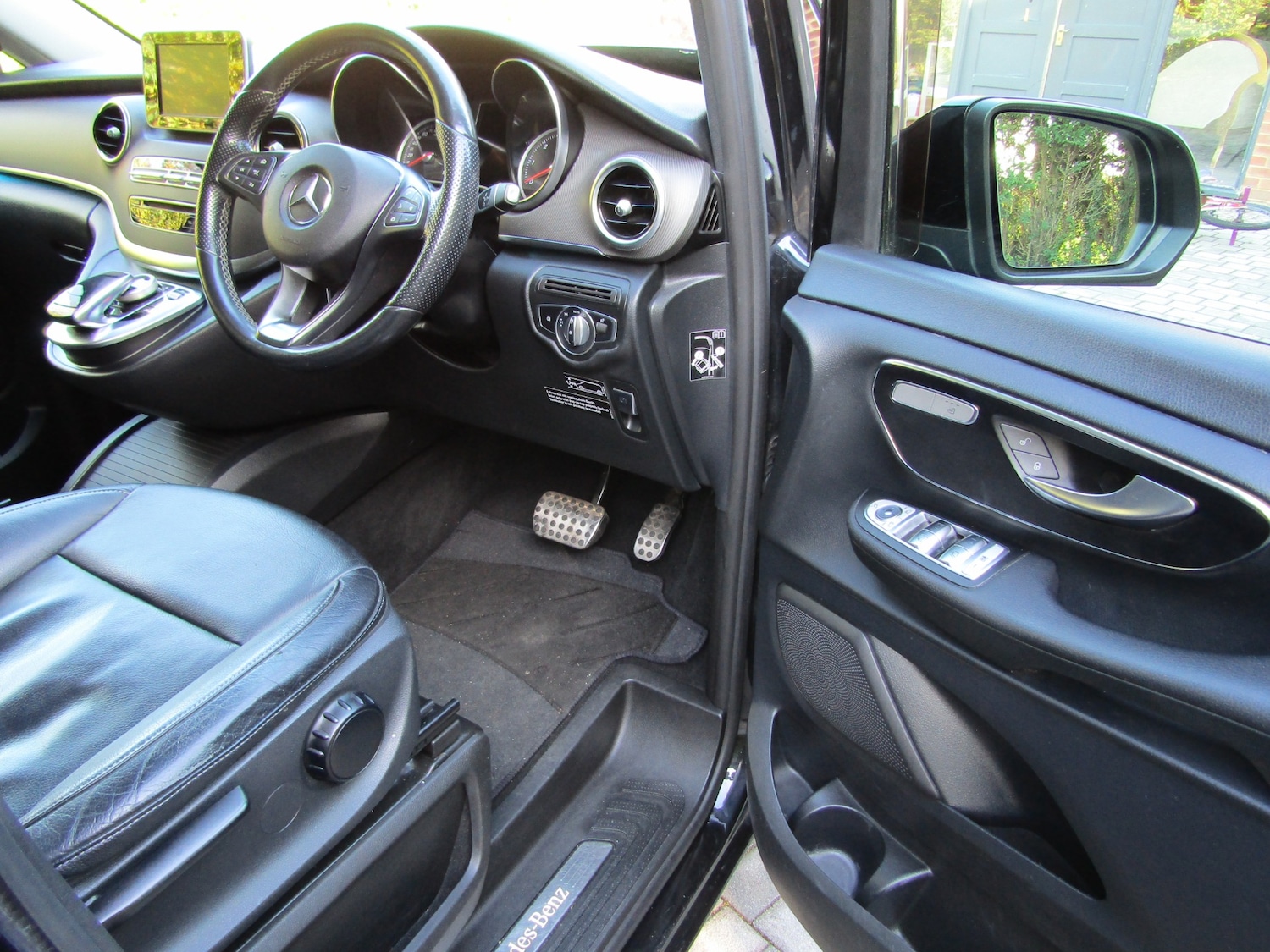 Used Mercedes-Benz V-Class 2018 for sale - 76393955: Photo 13