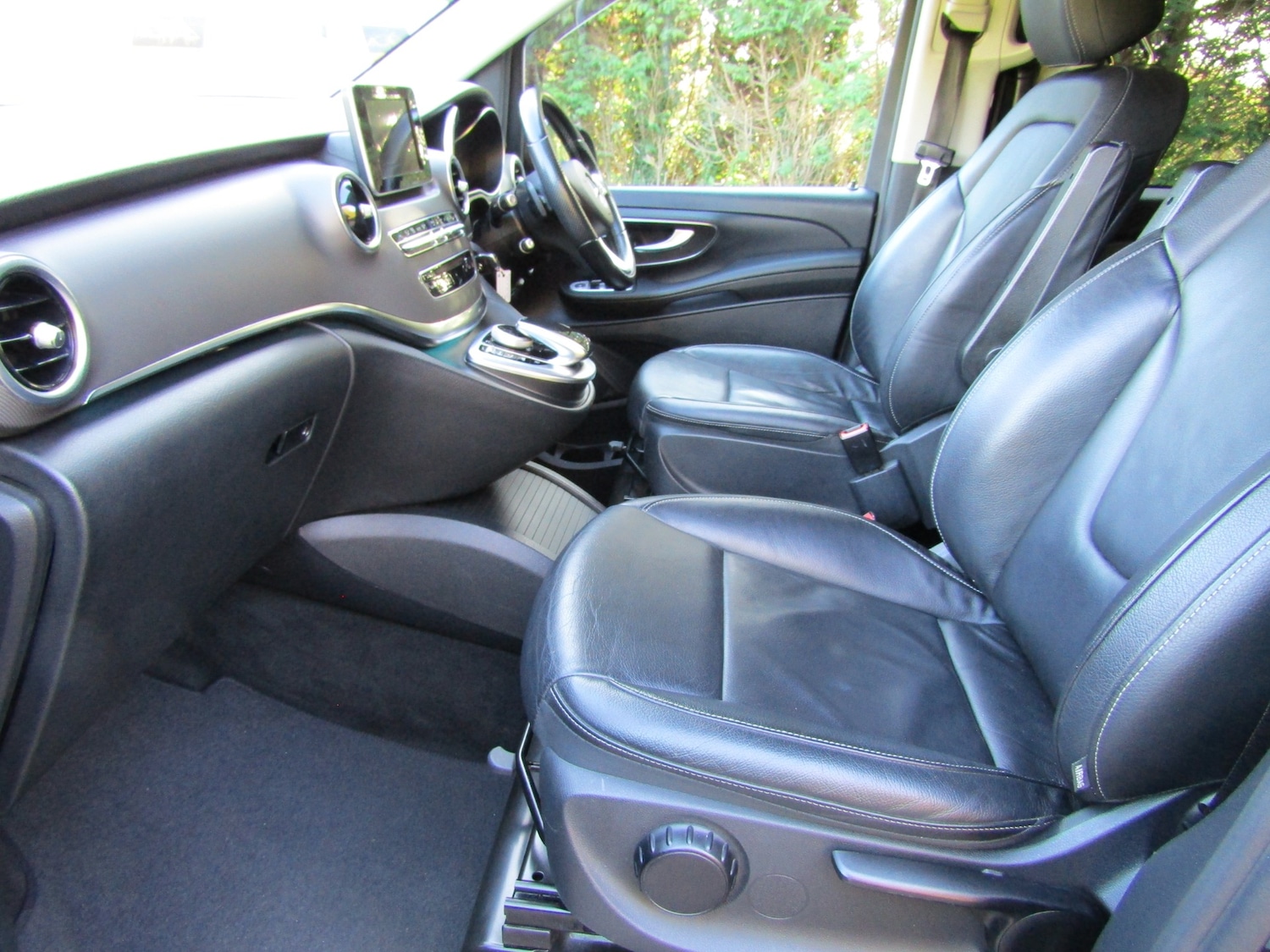 Used Mercedes-Benz V-Class 2018 for sale - 76393955: Photo 17