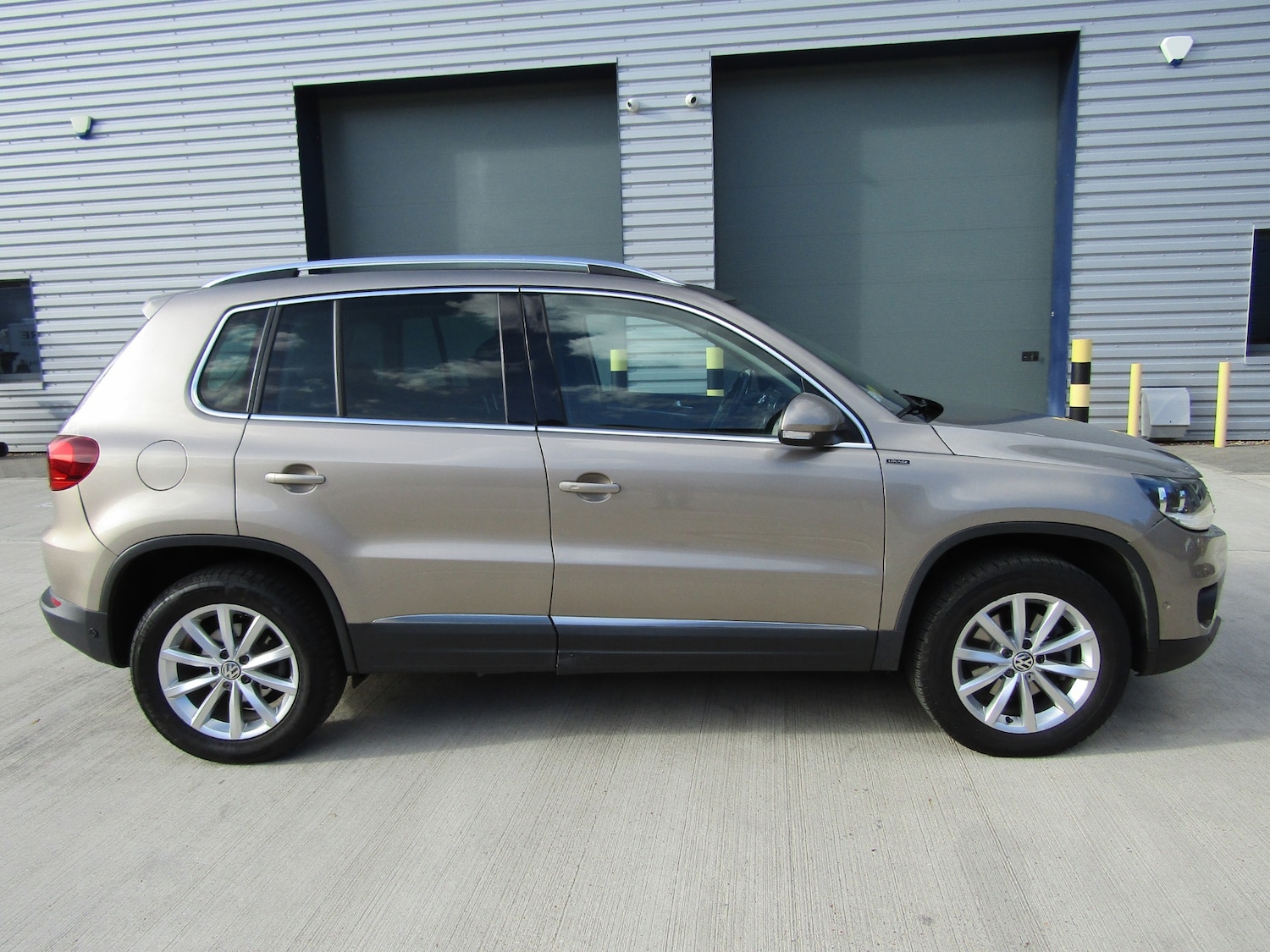 Used Volkswagen Tiguan 2015 for sale - 76366967: Photo 4