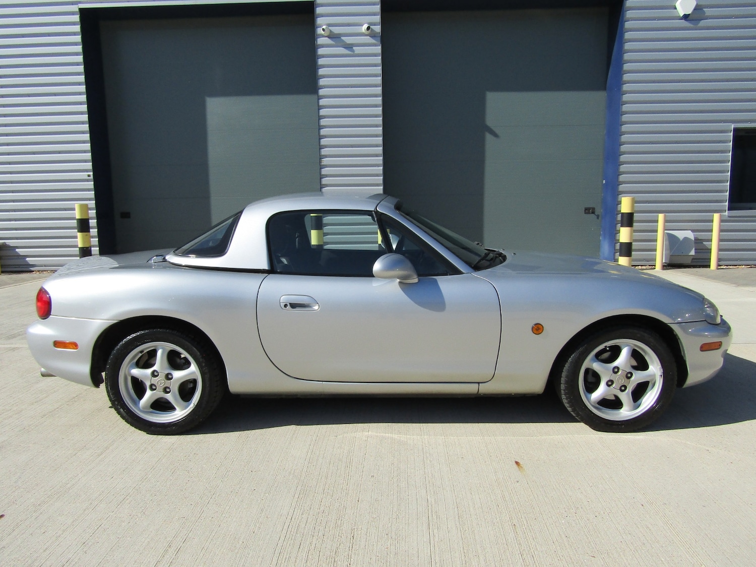 Used Mazda MX-5 for sale - 76008373: Photo 4