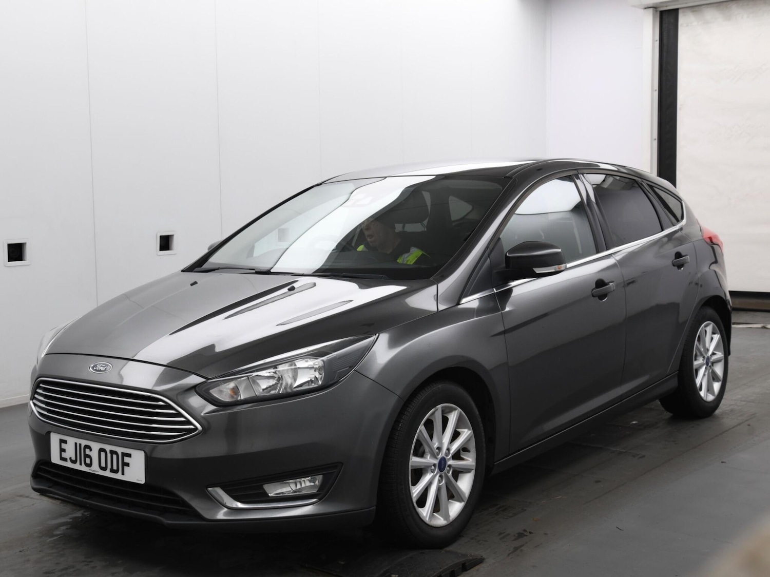Used Ford Focus for sale - 76550465: Photo 2