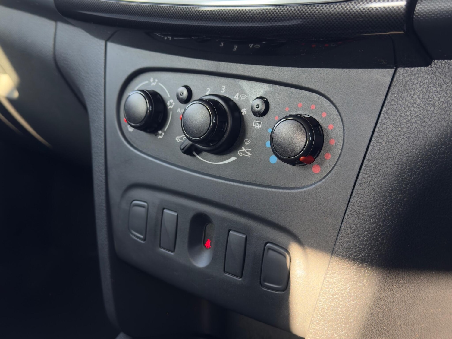 Used Dacia Sandero 2018 for sale - 76997518: Photo 27