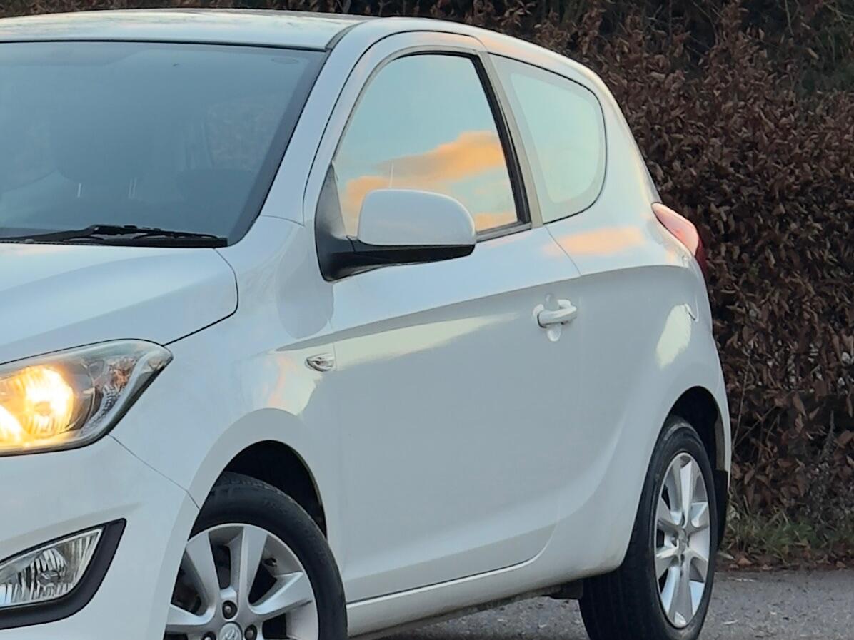 Used Hyundai i20 2014 for sale - 76913930: Photo 3