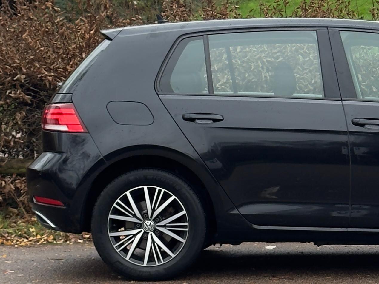 Used Volkswagen Golf 2018 for sale - 76990777: Photo 36