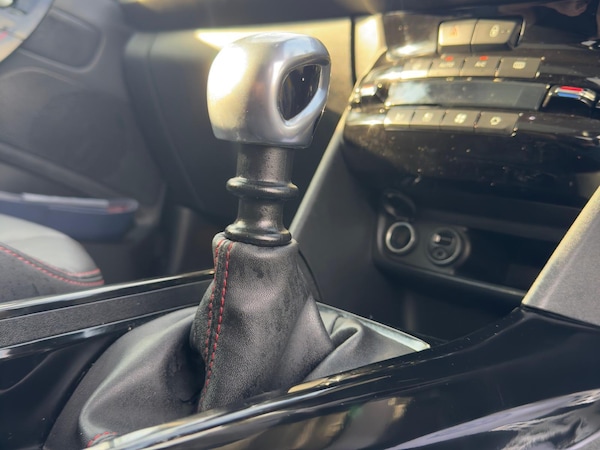 Used Peugeot 2008 2018 for sale - 75327191: Photo 20