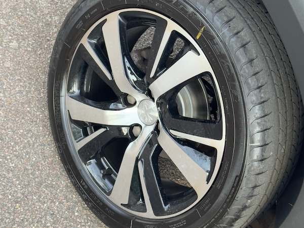 Used Peugeot 2008 2018 for sale - 75327191: Photo 27
