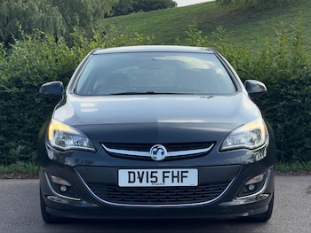 Used Vauxhall Astra 2015 for sale - 76021115: Photo 2