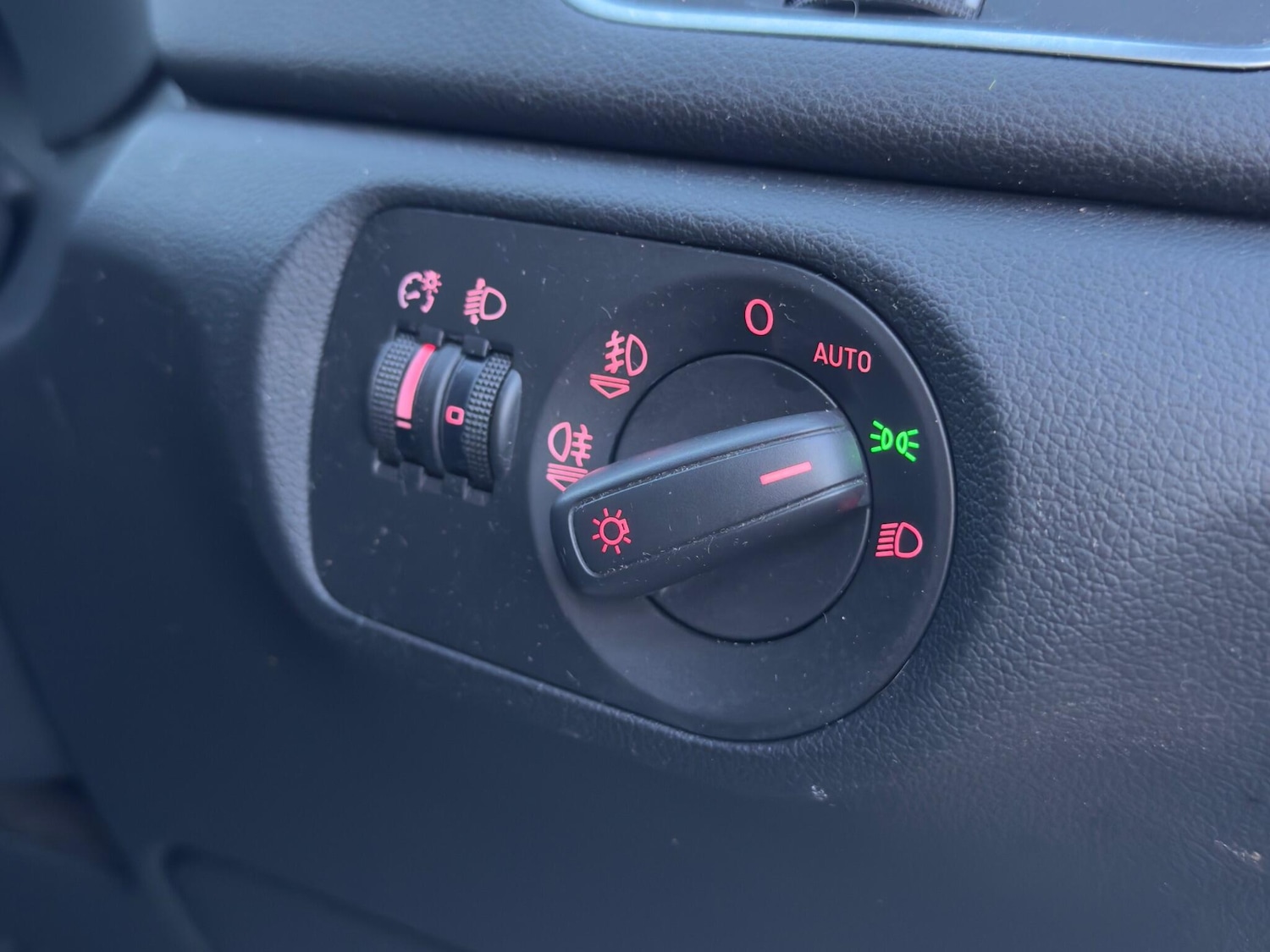 Used Audi Q3 2012 for sale - 77029319: Photo 32