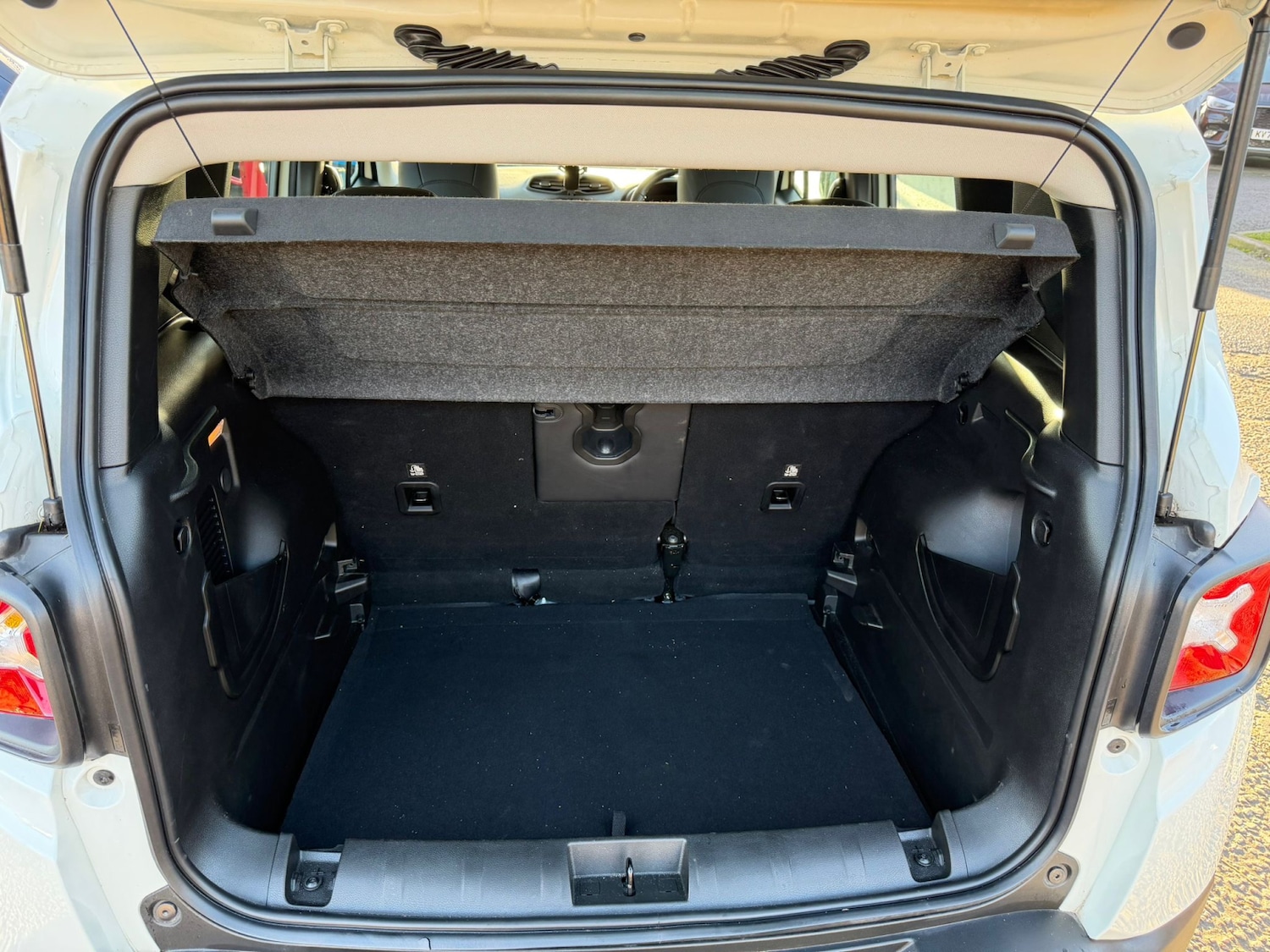 Used Jeep Renegade 2024 for sale - 76901404: Photo 11