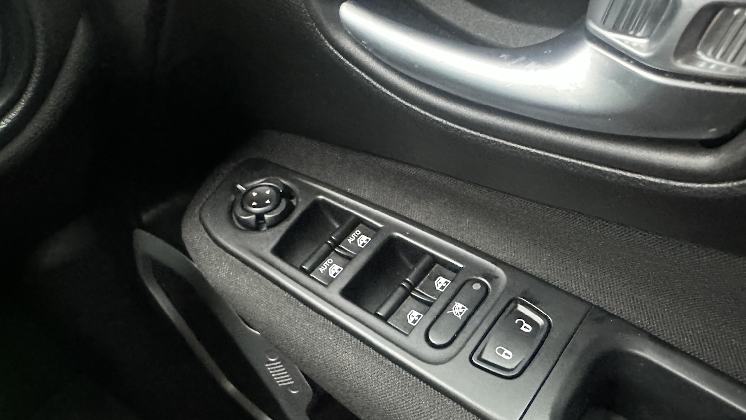 Used Jeep Renegade 2018 for sale - 77098999: Photo 25