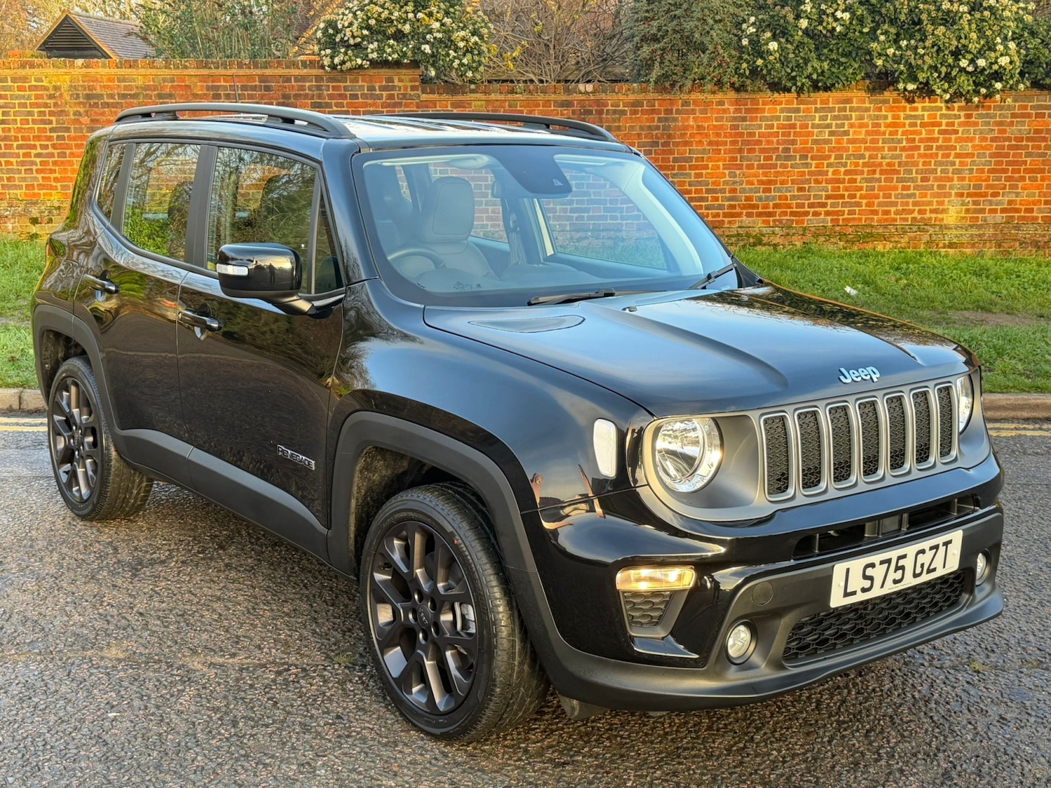 Used Jeep Renegade 2025 for sale - 76871493: Photo 1