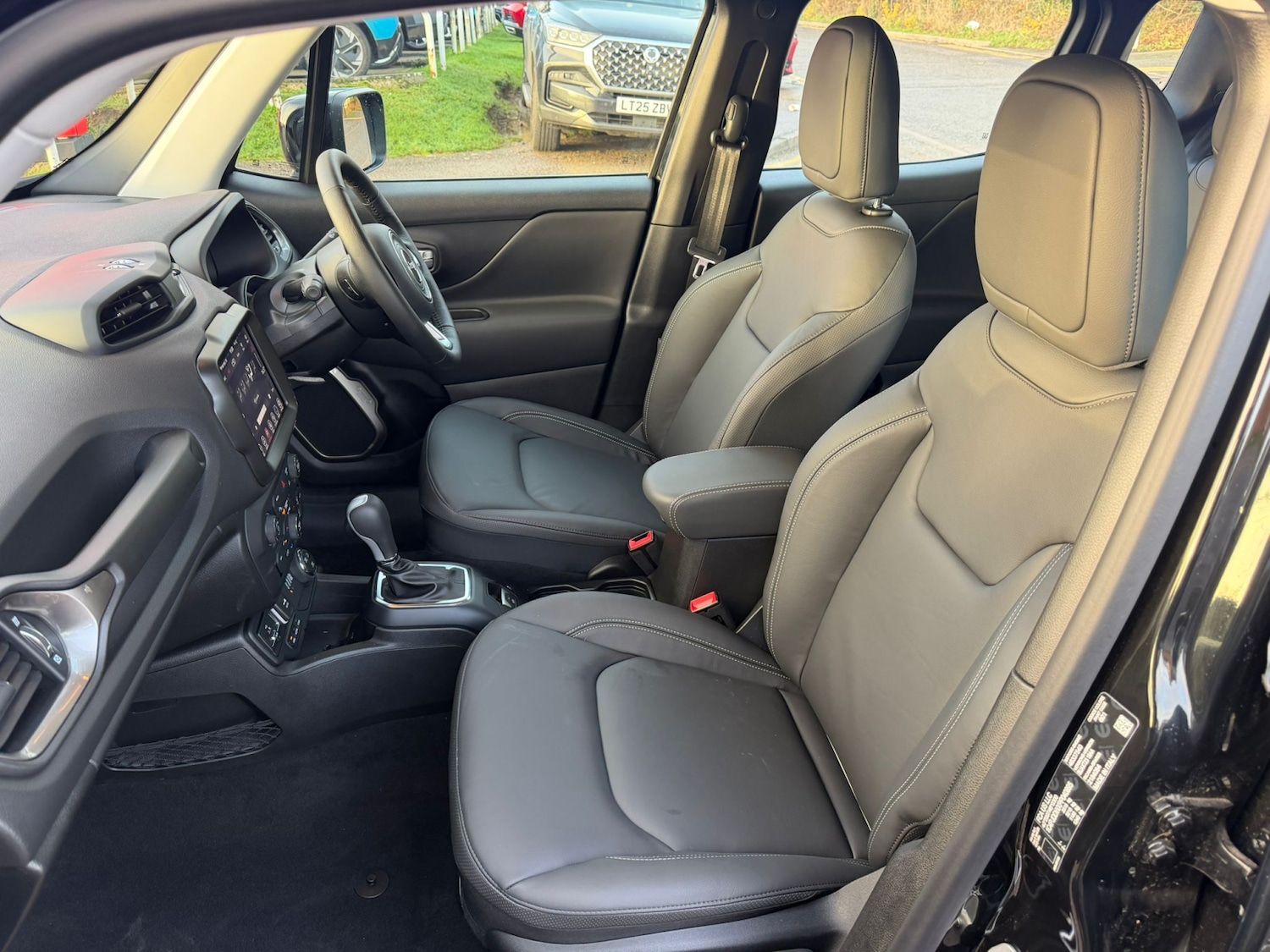 Used Jeep Renegade 2025 for sale - 76871493: Photo 17