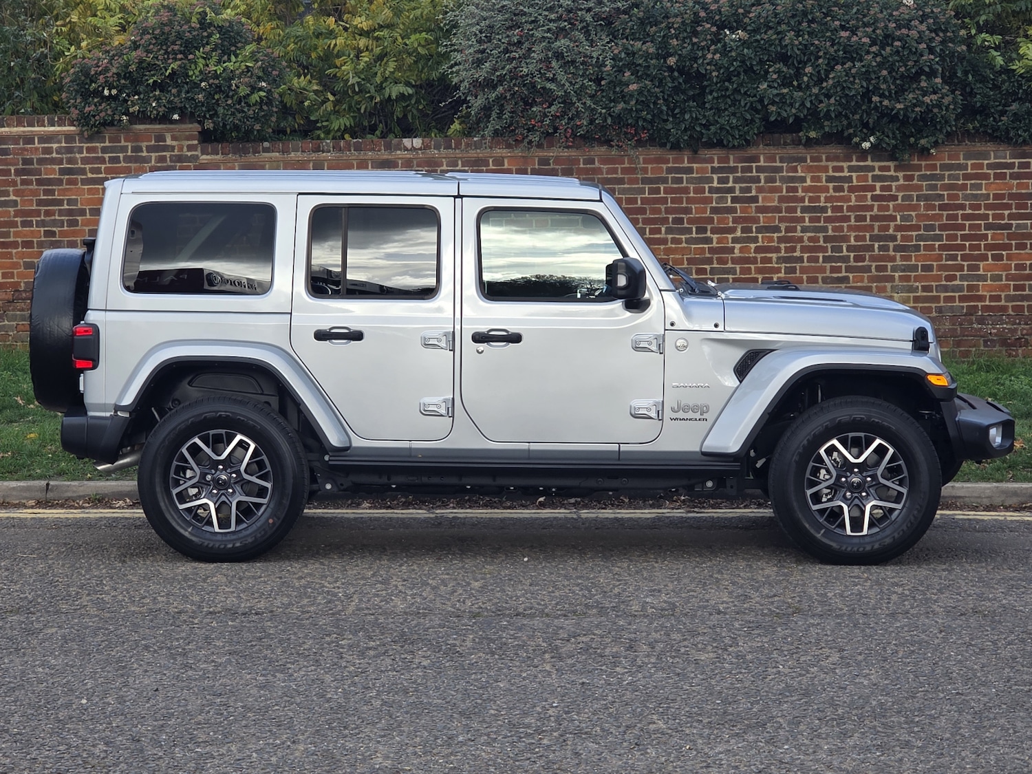 Used Jeep Wrangler 2025 for sale - 76479649: Photo 2