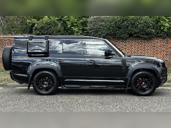 Used Land Rover Defender 2023 for sale - 75537328: Photo