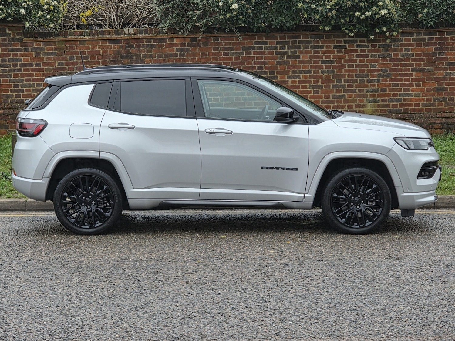 Used Jeep Compass 2023 for sale - 76874856: Photo 2