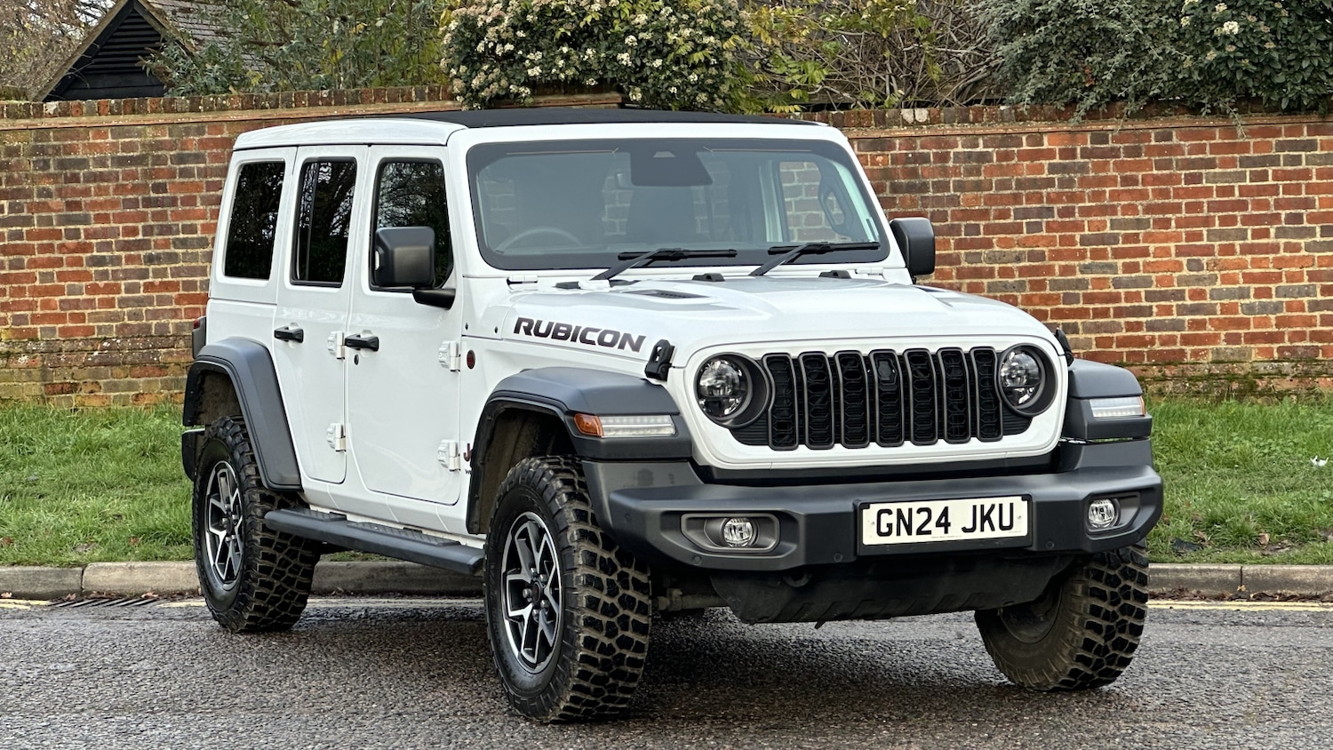 Used Jeep Wrangler 2024 for sale - 76872371: Photo 1