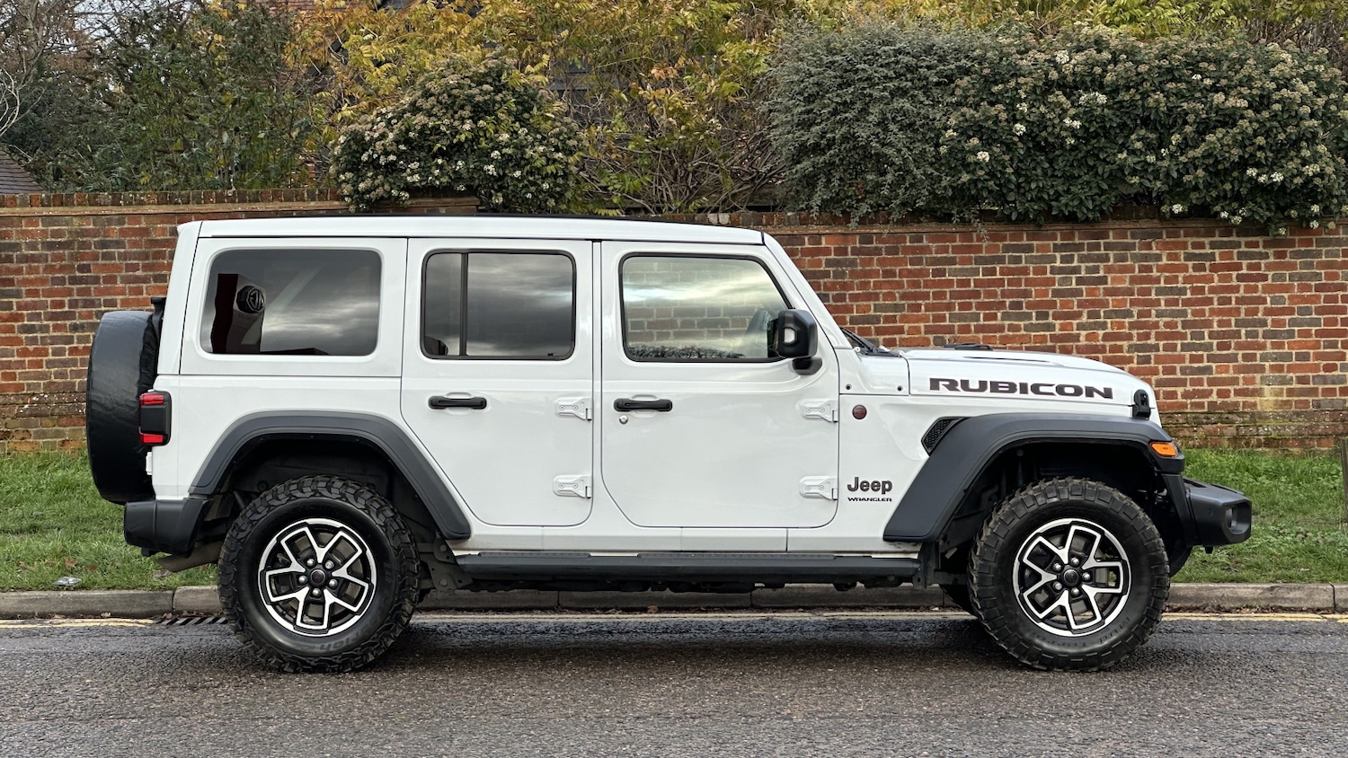 Used Jeep Wrangler 2024 for sale - 76872371: Photo 2