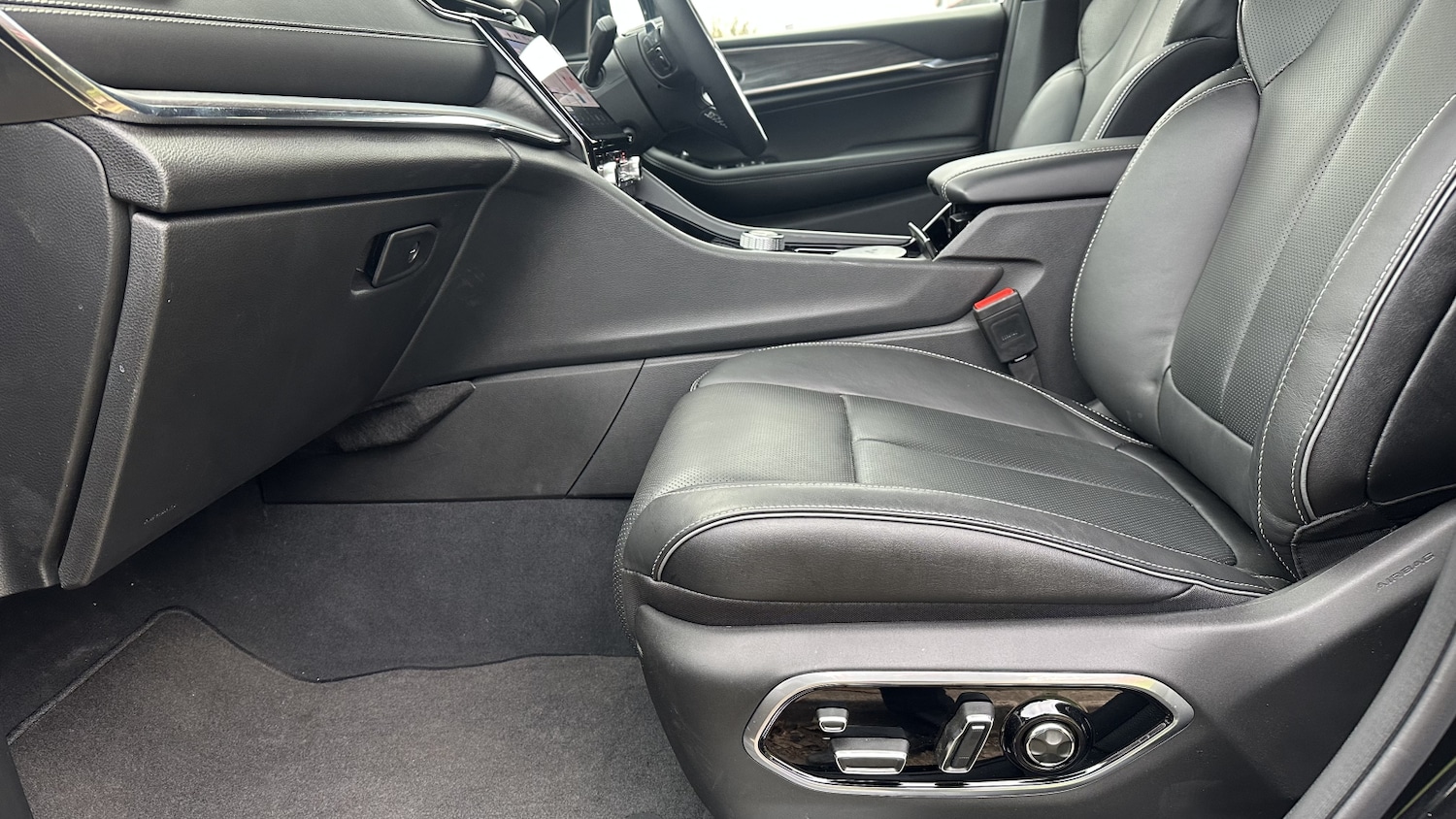 Used Jeep Grand Cherokee 2025 for sale - 76872741: Photo 23