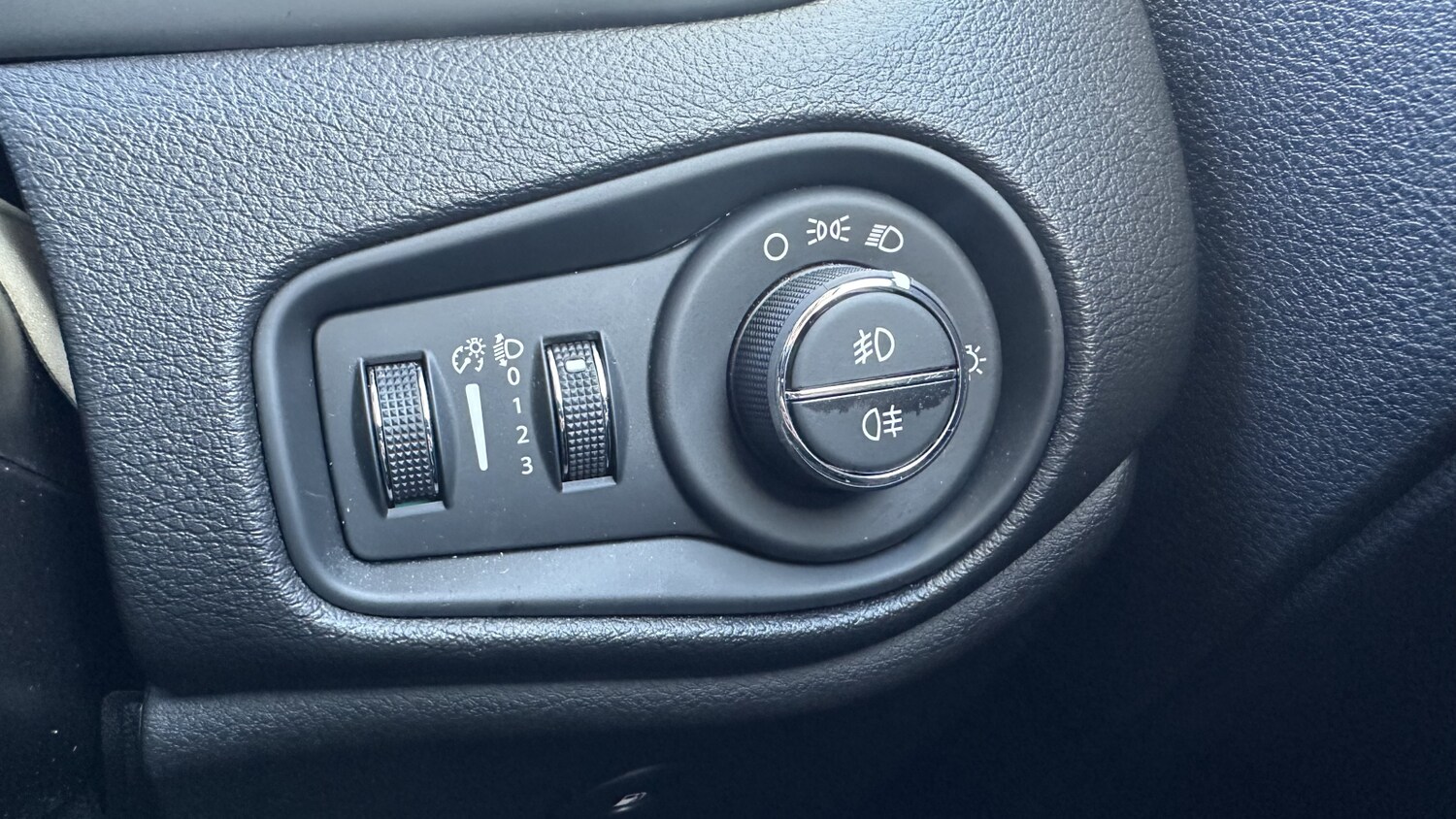 Used Jeep Renegade 2020 for sale - 76321942: Photo 18