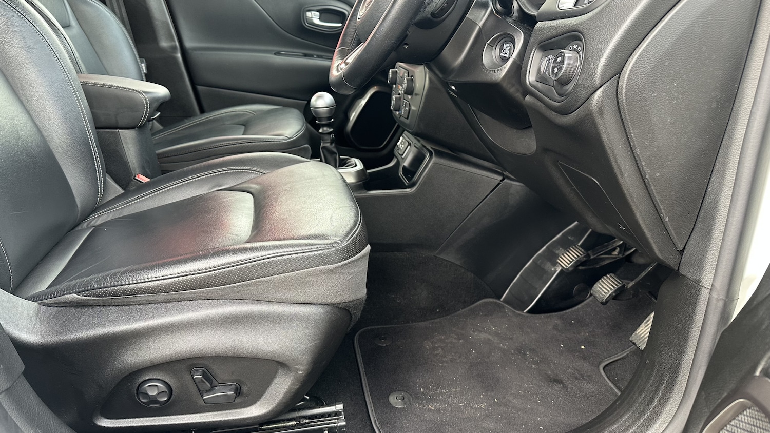 Used Jeep Renegade 2019 for sale - 76873977: Photo 17