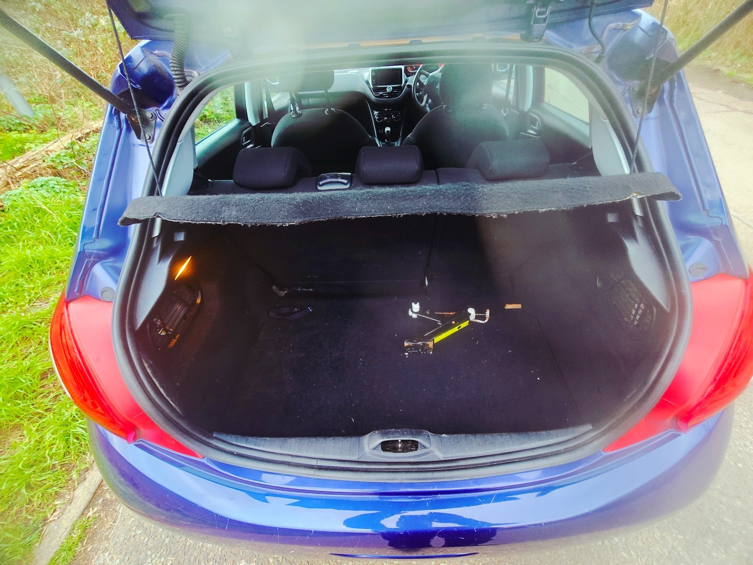 Used Peugeot 208 2013 for sale - 77672141: Photo 10