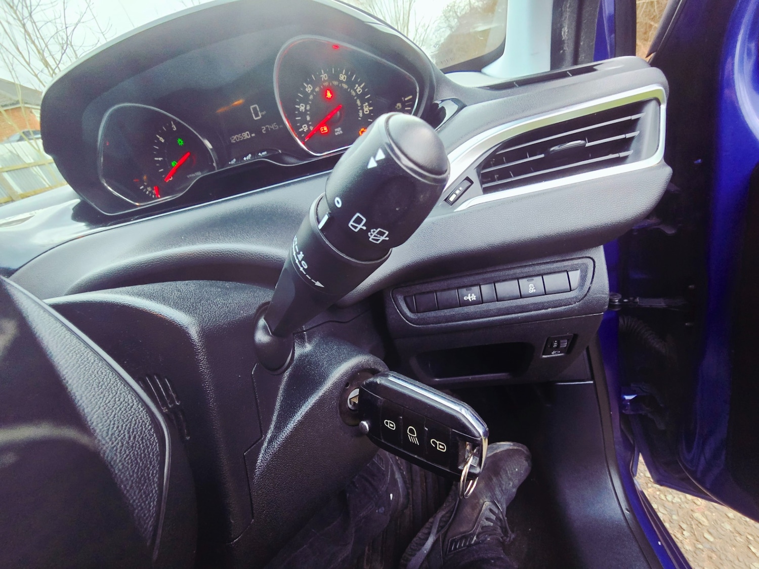 Used Peugeot 208 2013 for sale - 77672141: Photo 12